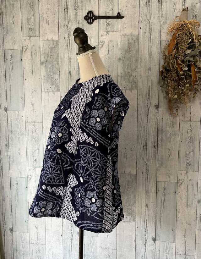 ☆ 有松絞 藍色に扇と流水模様・花柄 浴衣服 フレンチ袖ブラウス 