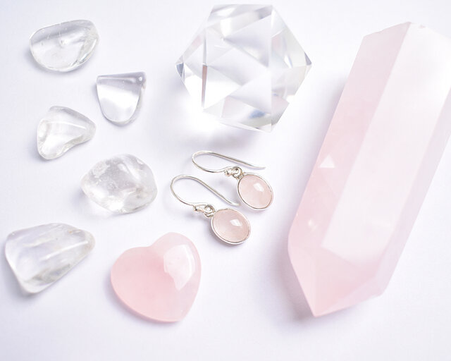 優しいピンクの天然石・ローズクォーツのシルバーピアス シルバー925