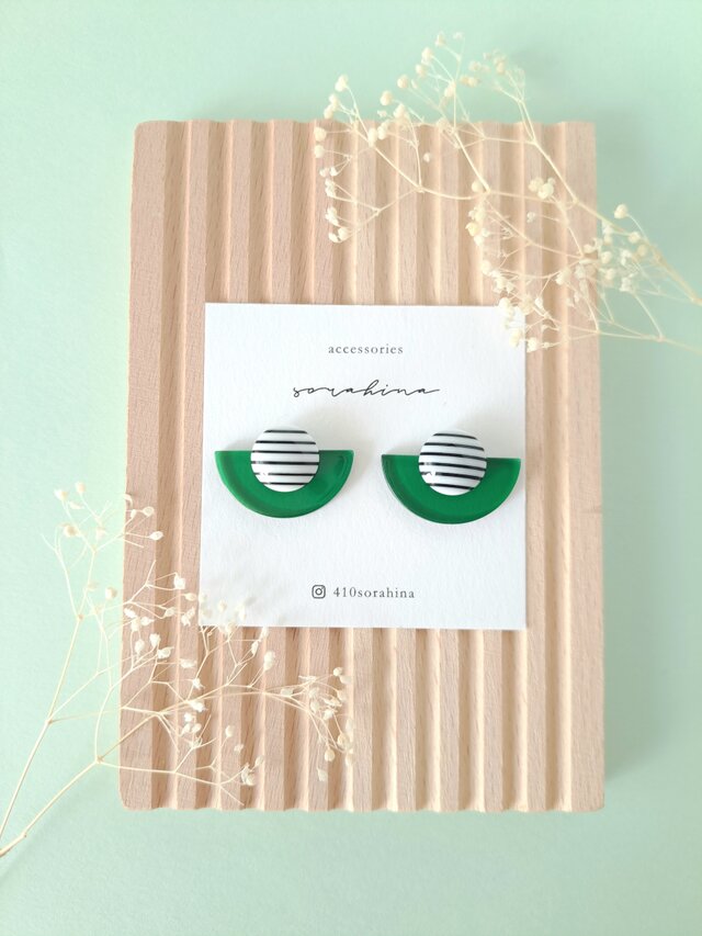 ★c　"心動かすアクセサリー…"　夏　透明　レトロ×クリアグリーン　ピアス／イヤリングe