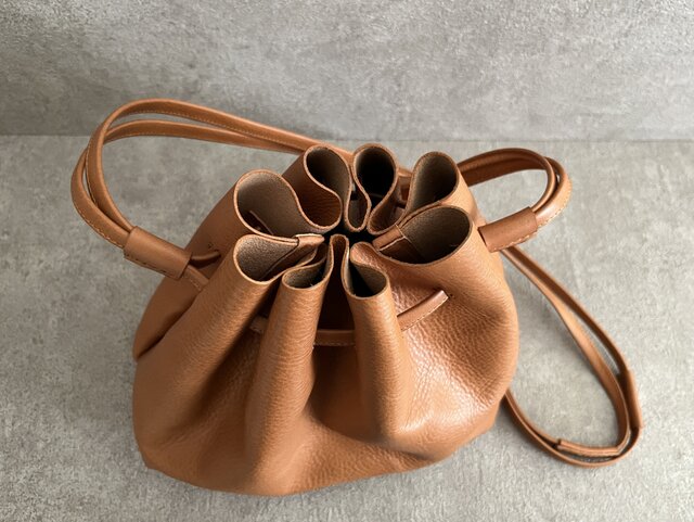 巾着バッグ キャメル イタリアンレザー ＜F＞ | iichi 日々の暮らしを