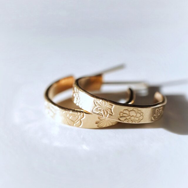 New フィカス　リーフ　カービング　14kgf ピアス New フィカス リーフ カービング 14kgf ピアス