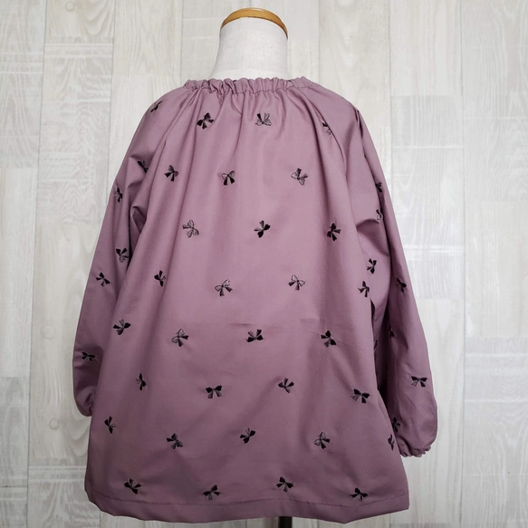 数量限定【80～160】リボン刺繍 チャコールグレー 総柄 長袖 スモック