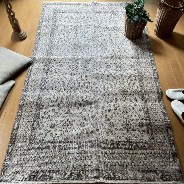109×198 草花サークル　ナチュラルカラー　トルコヴィンテージラグ