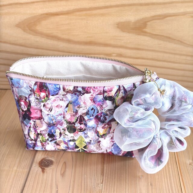 リバティ　シュシュチャーム付き　コスメポーチ　＜Alexandra＞(アレクサンドラ)ピンクスピネル