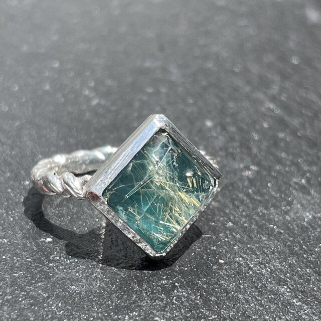 アパタイト × ルチルクォーツ ダブレット石 SQ立体カット シルバー