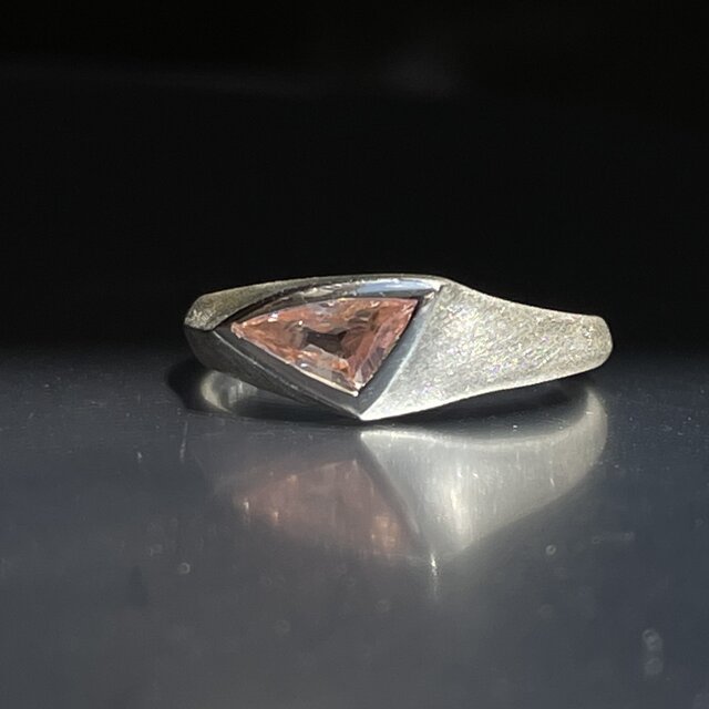 さふぁい ピンク サファイア 0.8ct トライアングル ミックスカット 印台