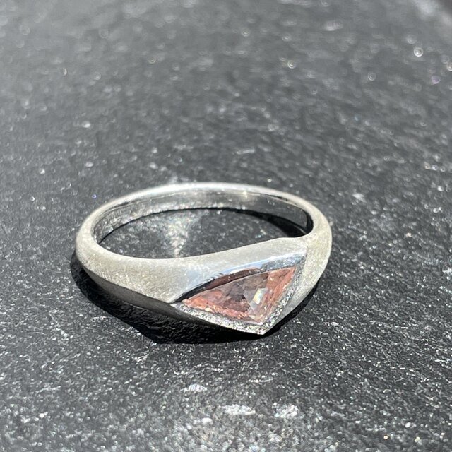 ピンク サファイア 0.8ct トライアングル ミックスカット 印台
