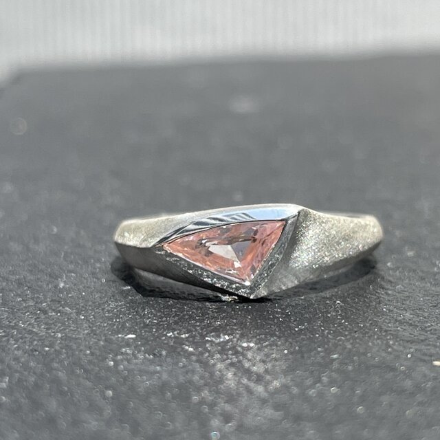さふぁい ピンク サファイア 0.8ct トライアングル ミックスカット 印台