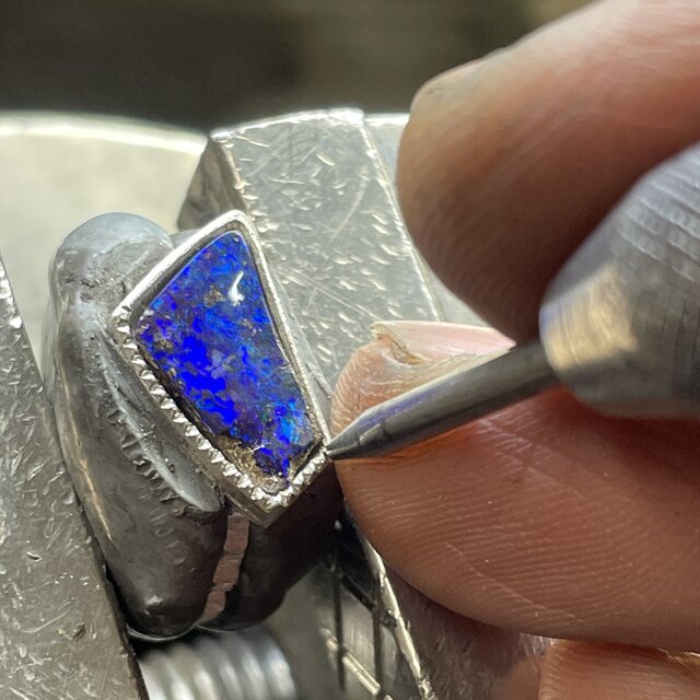 ボルダーオパール　silverリング　シルバー　ピクチャーオパール ボルダーオパール 2.241ct 変形4角形 シルバーSV925リング | iichi