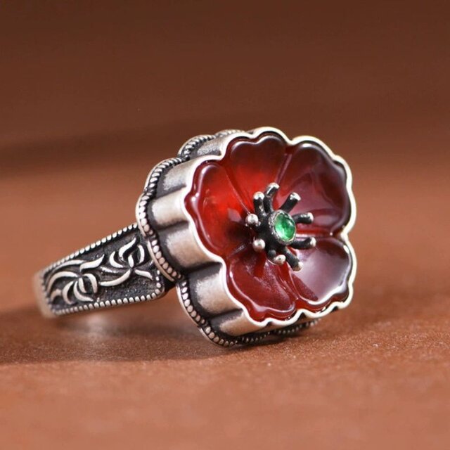 蓮の花のリング - 日常の装いに華やかさを添える R365 | iichi 日々の