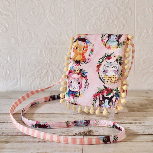 スマホケース　ショルダーポーチ　サコッシュ