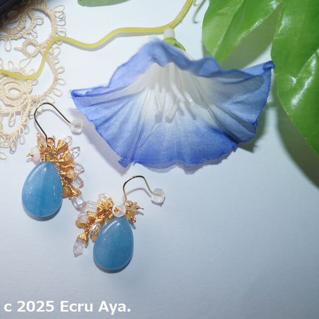 *空に戀う*アクアマリンカラーのクリスタルのピアス