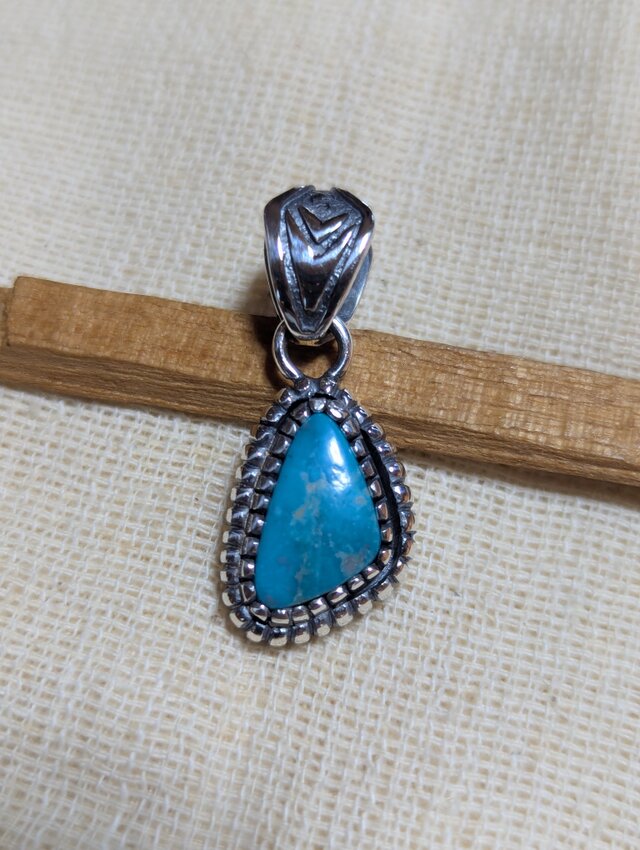ブルージェムターコイズ ペンダント | iichi 日々の暮らしを心地よく