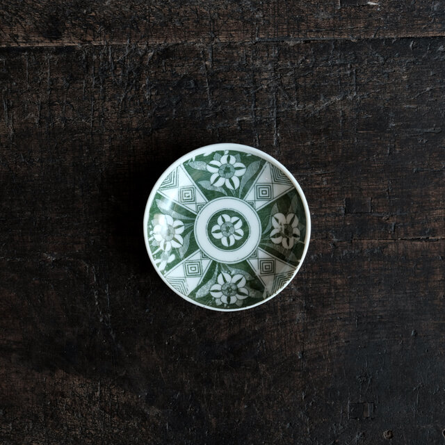 花と入子菱◆緑で素敵。印判小皿　骨董・antiques　古道具　古民家　丁寧な暮らしに。明治期〜大正期