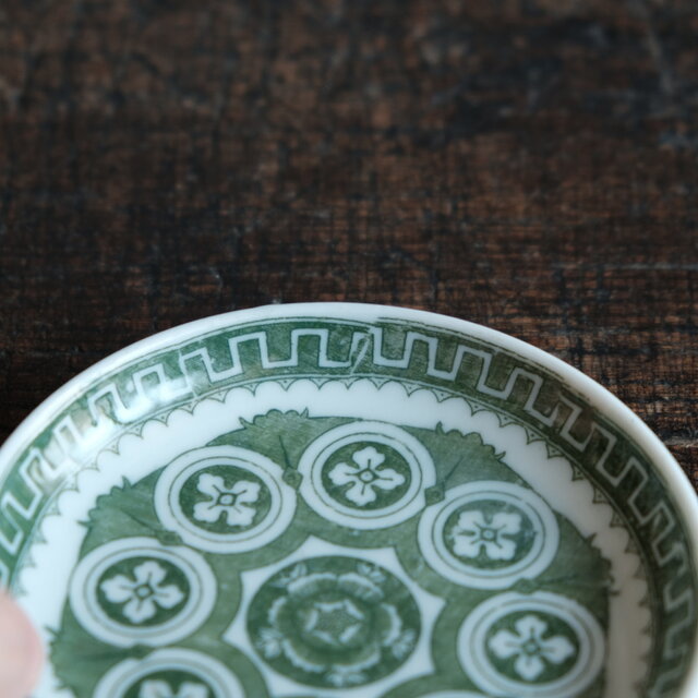 花と入子菱◇緑で素敵。印判小皿 骨董・antiques 古道具 古民家 丁寧な