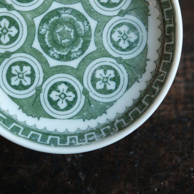 花と入子菱◇緑で素敵。印判小皿 骨董・antiques 古道具 古民家 丁寧な