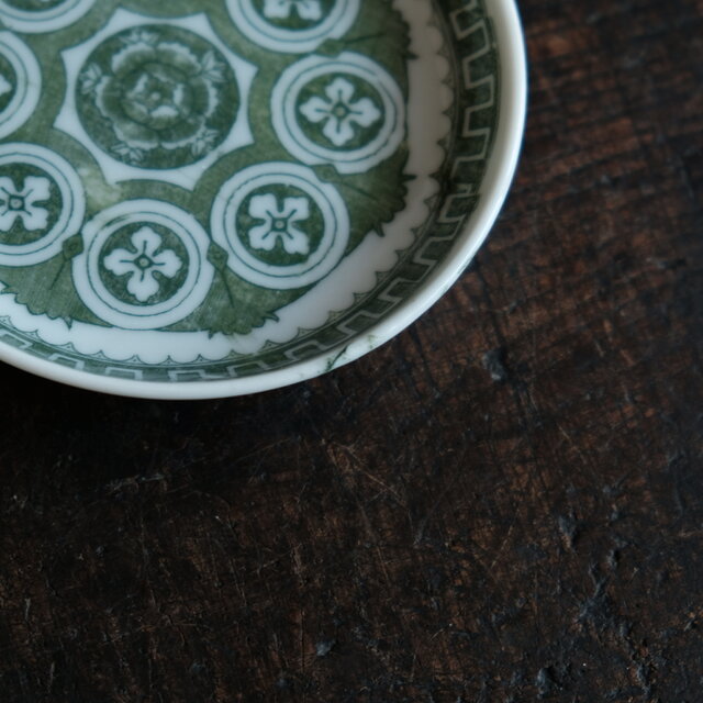 花と入子菱◇緑で素敵。印判小皿 骨董・antiques 古道具 古民家 丁寧な