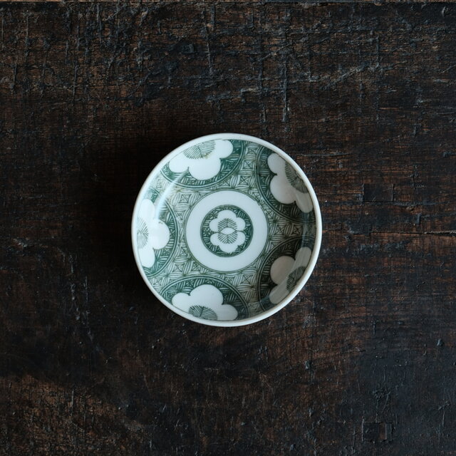 桜と入子菱◆緑で素敵。印判小皿　骨董・antiques　古道具　古民家　丁寧な暮らしに。明治期〜大正期