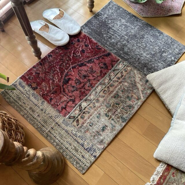 55×86 パッチワーク　グレイボタニカル　深み赤　トルコヴィンテージラグ 55×86 パッチワーク グレイボタニカル 深み赤 トルコヴィンテージラグ