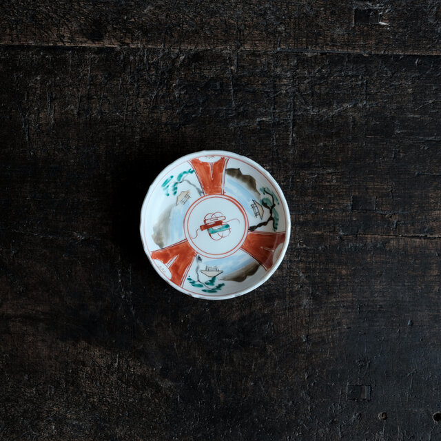 見込みに巻物◆素朴な風景図　瀬戸焼　赤絵金彩小皿　骨董/antiques 器　古美術　明治〜大正期