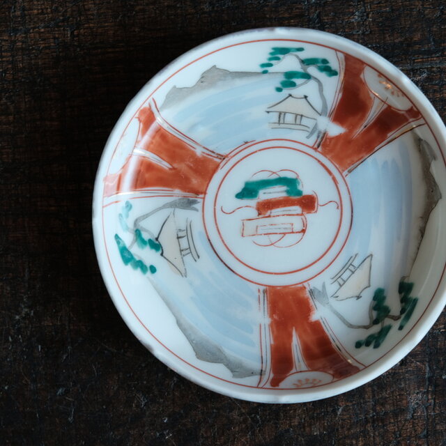 見込みに巻物◇素朴な風景図 瀬戸焼 赤絵金彩小皿 骨董/antiques 器 古