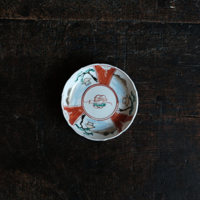 見込みに巻物◇素朴な風景図 瀬戸焼 赤絵金彩小皿 骨董/antiques 器 古
