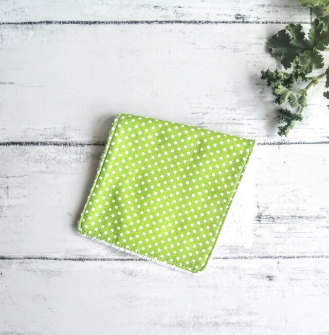 小さい水玉　ドット　ハーフハンカチタオル　黄緑　名入れ