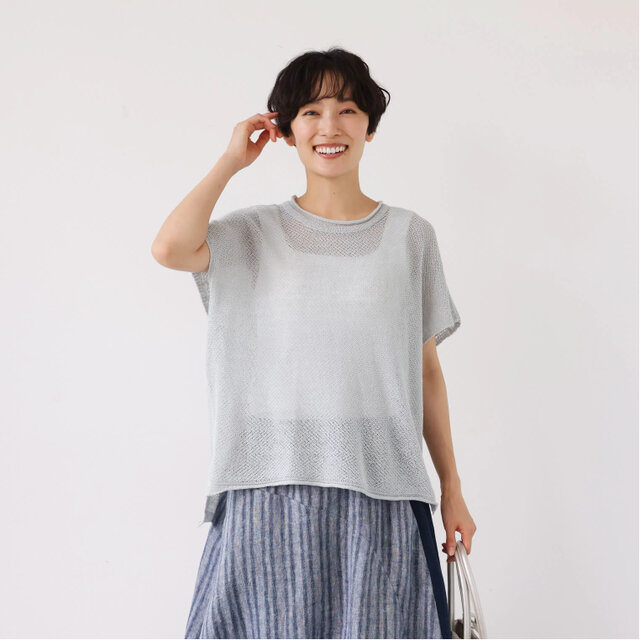 夏も冬も快適！立体編みのリネンコットンニットプルオーバー　　薄い水色　250703-2