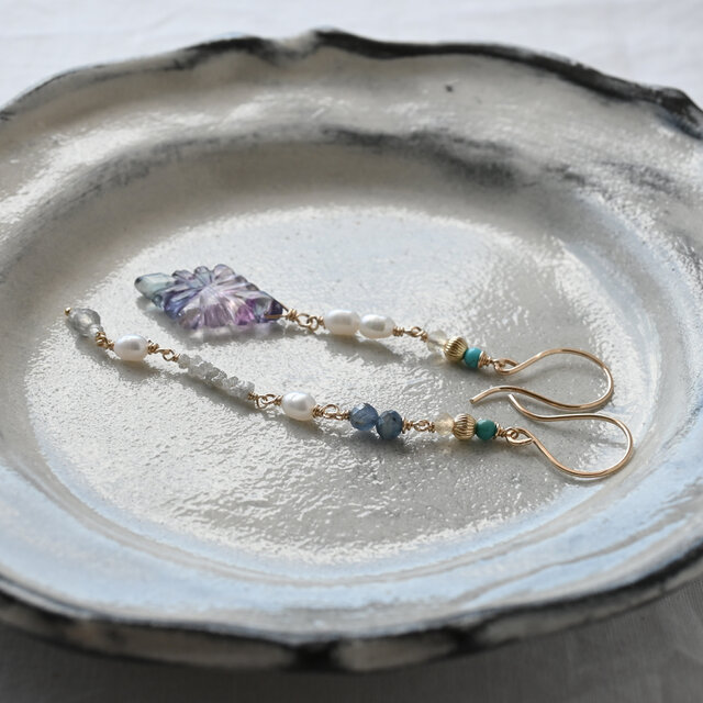 フローライトのアシンメトリーピアス・イヤリング変更可 | iichi 日々