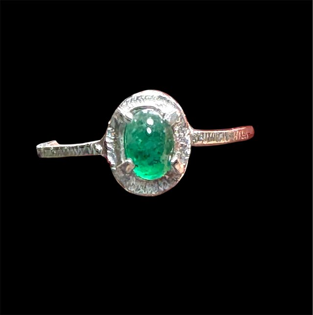 カボションエメラルド手彫りリング