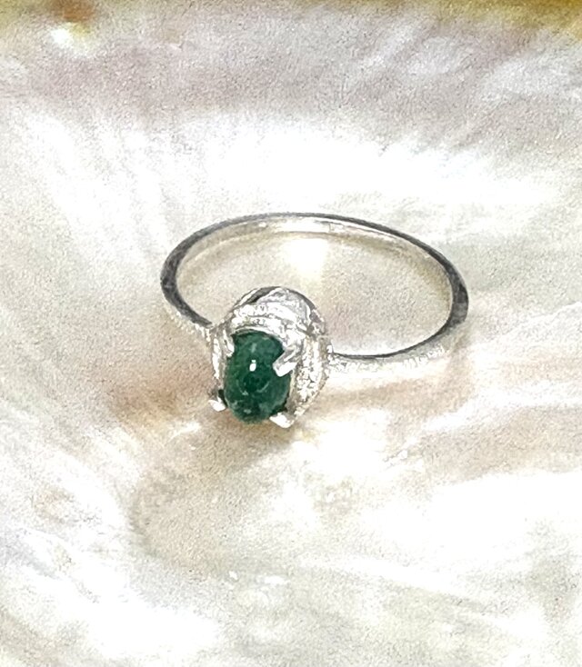 カボションエメラルド手彫りリング カボションエメラルド手彫りリング | iichi 日々の暮らしを心地よく