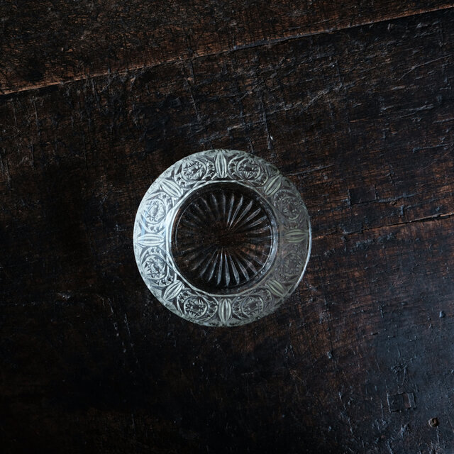 アイスクリームを乗せたくる◇プレスガラス小鉢 ウランガラス 古