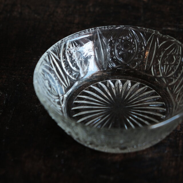 骨董　時代ガラス　超希少若草色　取手付き　厚底　アイスクリームコップ　ウラン 71tP+JE7U3L._UF350,350_QL50_.jpg