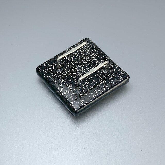 帯留め 七宝紋 25mm角 彫刻 螺鈿 銀蒔絵 純金蒔絵 漆帯留 四角 | iichi