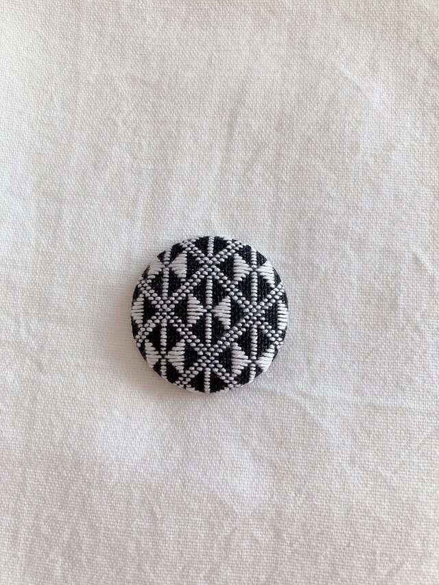 ブローチ〈りぼん〉3.8cm