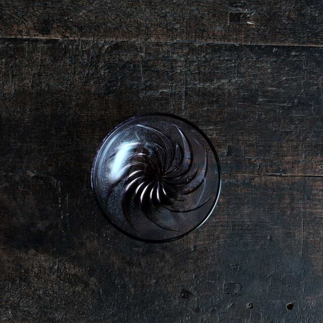 螺旋のような文様◆紫で素敵。プレスガラス小鉢　曇り硝子　古民家　古道具　暮らしに　昭和中〜後期