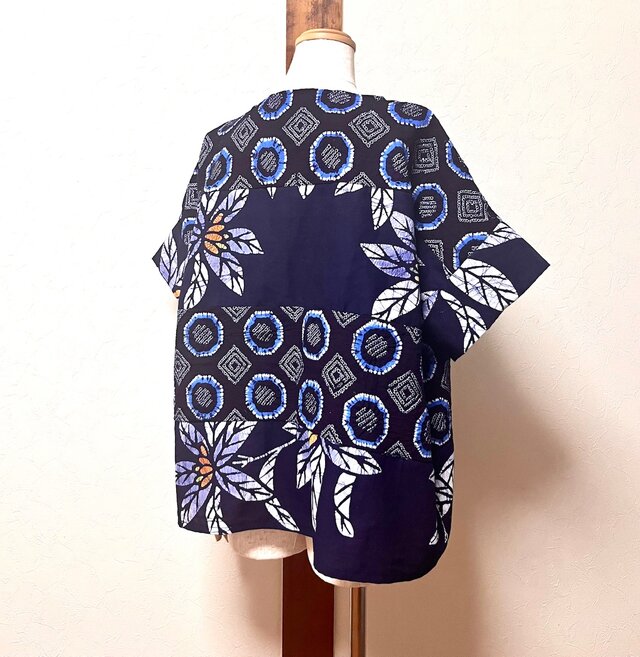 有松絞りと浴衣のパッチワークトップス　着物リメイク 有松絞りと浴衣のパッチワークトップス | iichi 日々の暮らしを