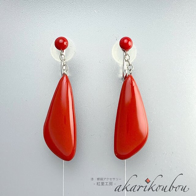 【sv925】漆イヤリング 赤 金箔ライン 朱漆 三角形 漆アクセサリー