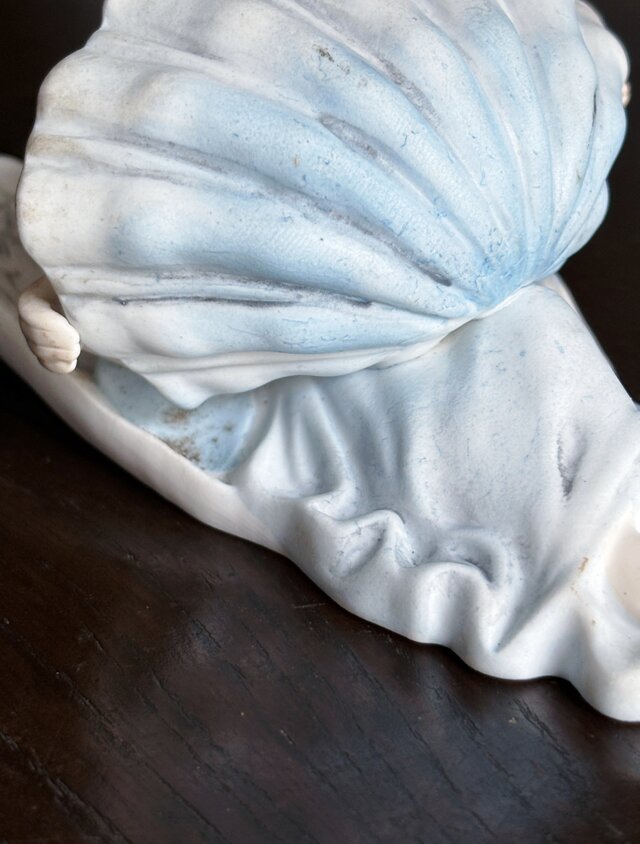 ビスク製 天使 ベニティエ 聖水盤 水色 フランス アンティーク 0502291