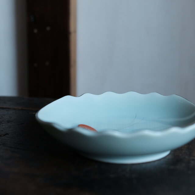 格子柄と海老◇美濃焼 青磁銀彩変形皿 刺身皿 丁寧な暮らしに。古民家