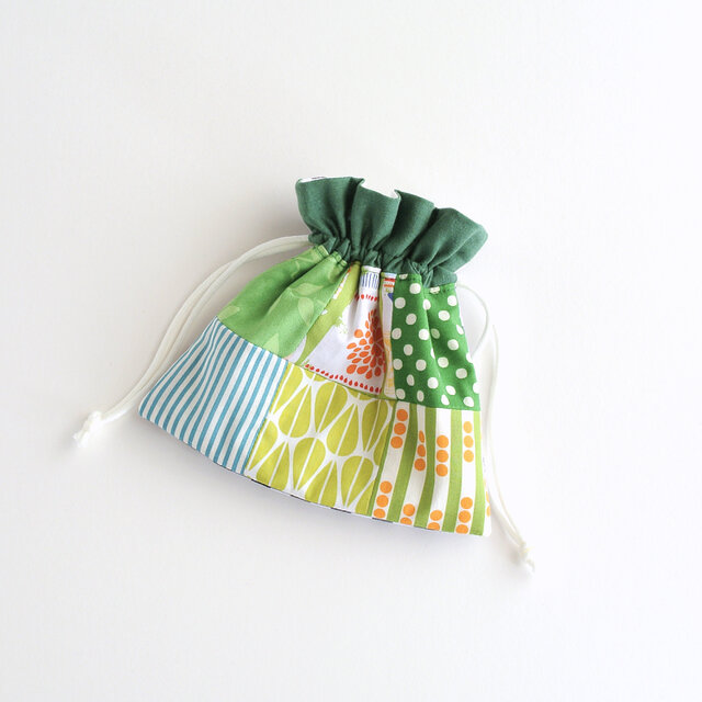 パッチワークの巾着ポーチ2