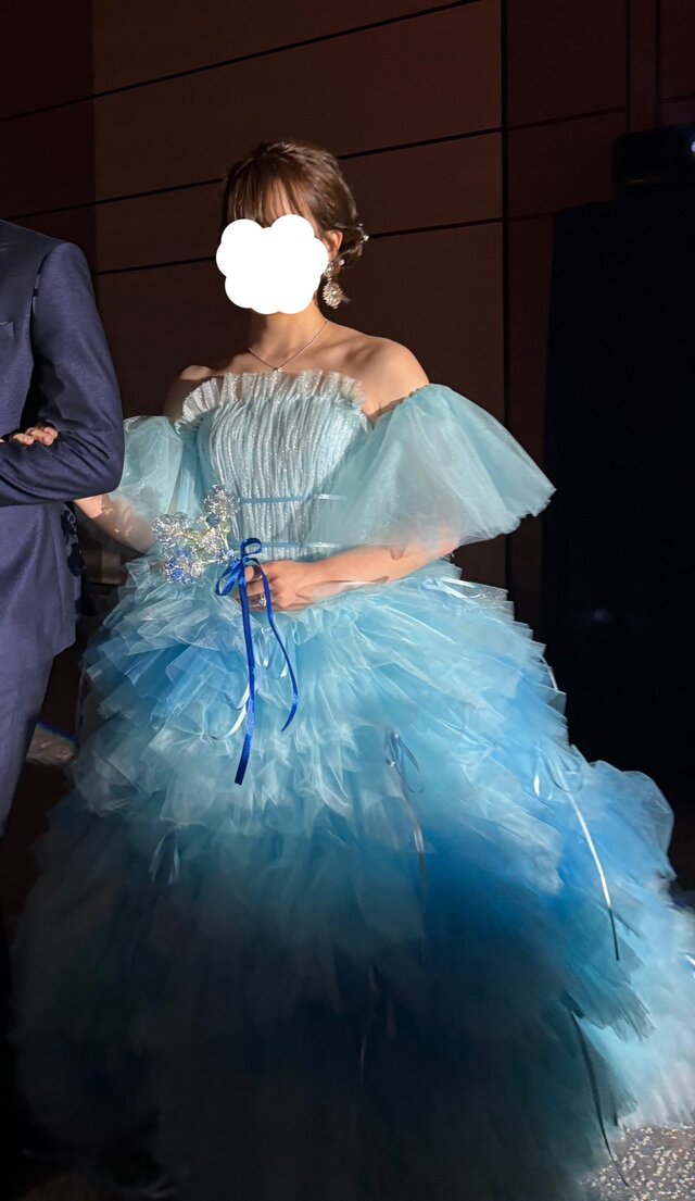 実例写真！カラードレス ブルー もこもこドレス ふわふわ袖 リボン