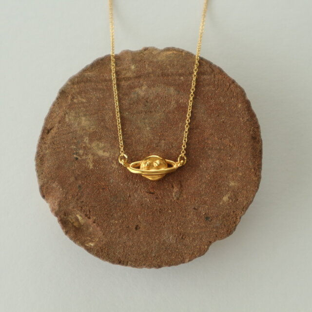 Little Saturn necklace