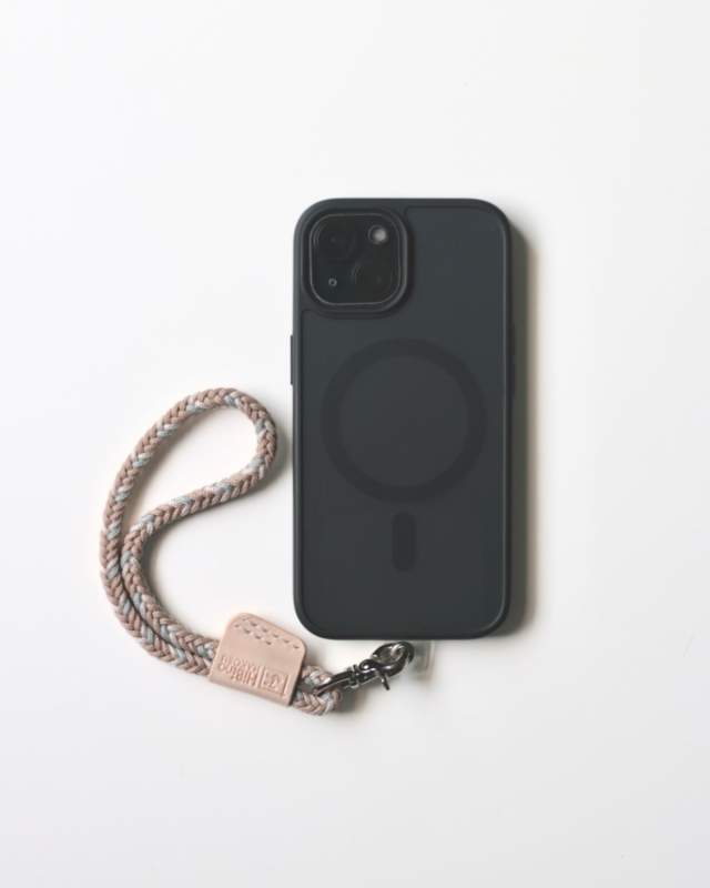 ミルクコーヒー・スマホハンドストラップ「革とパラコード」