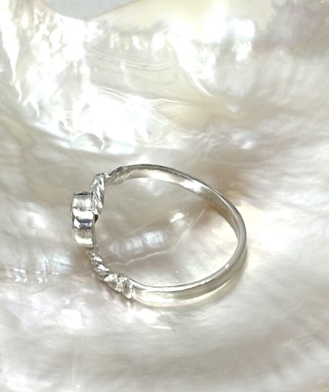 スフェーンのリング | iichi 日々の暮らしを心地よくするハンドメイド