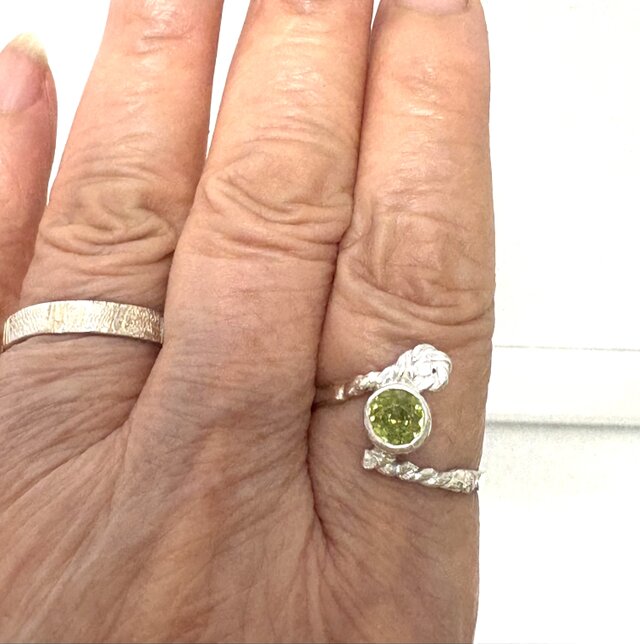 スフェーンのリング スフェーンのリング | iichi 日々の暮らしを心地よくする