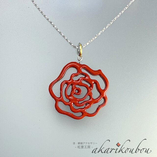 sv925】螺鈿ペンダント 薔薇透かし彫り ピンク 純金箔