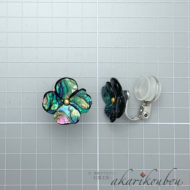 sv925】螺鈿イヤリング フラワーモチーフ 純金箔 漆工芸アクセサリー