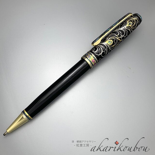 BWM 孔雀羽盛金装飾　ショープレート　プラチナ彩　コレクション 漆・螺鈿ボールペン 孔雀羽紋様 黒漆 純金箔 プラチナ箔 | iichi