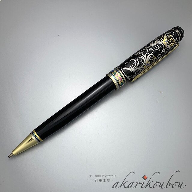 漆・螺鈿ボールペン 孔雀羽紋様 黒漆 純金箔 プラチナ箔 | iichi